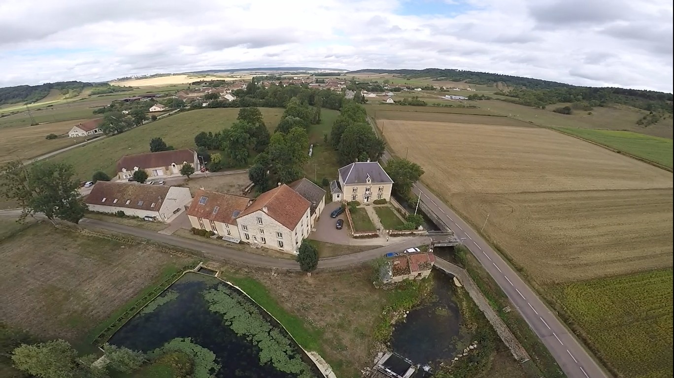 https://espace-ptl.ancv.com/appli/butterfly/data/medias_PA/PHOTOS/793566001001/79356600100182NRfalwpb-Moulin de la fleuristerie vue du ciel.jpg